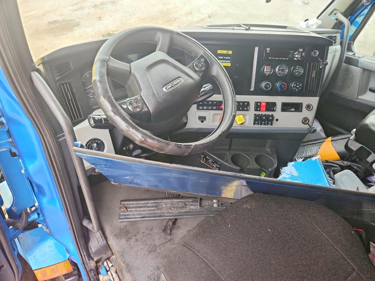 2021 VIN 3AKJHHDR6MSMC0783 COPART salvage auction — Front End, Sv - Salvage Title, sold $3,650 on 2026-09-24 (photo 8)