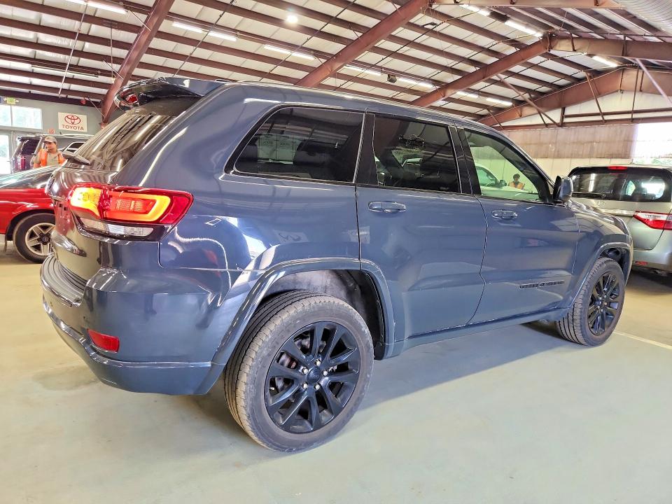 2018 Jeep Grand cherokee VIN 1C4RJFAG5JC120413 COPART salvage auction — MINOR DENT/SCRATCHES, WV - CERTIFICATE OF TITLE (P), sold $1,550 on 2026-07-17 (photo 3)