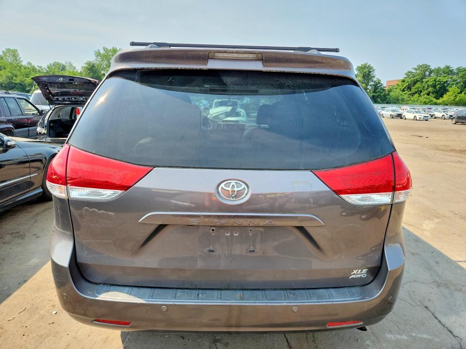 2013 Toyota Sienna VIN 5TDDK3DCXDS051221 COPART salvage auction — MINOR DENT/SCRATCHES, Ct - Certificate Of Title, sold $1,250 on 2026-07-17 (photo 6)