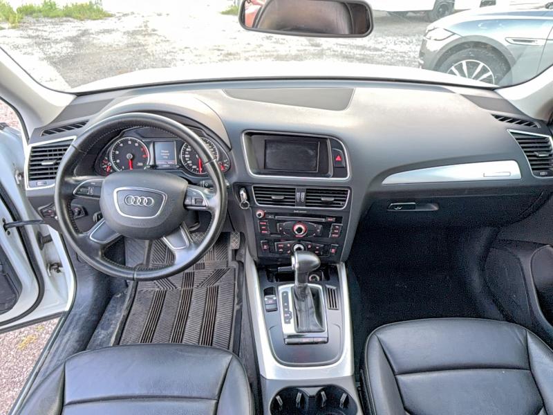 2013 Audi Q5 VIN WA1CFCFP2DA003395 COPART salvage auction — MINOR DENT/SCRATCHES, ON - PERMIT NO BRAND - UNFIT (P), sold $600 on 2026-07-28 (photo 9)