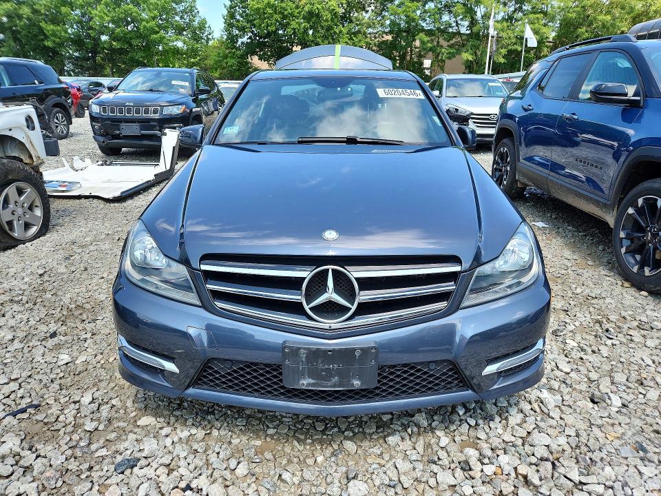 2014 Mercedes-benz C-klasse VIN WDDGF8AB1EA931786 COPART salvage auction — REAR END, Ma - Cert Of Title-Reconstrctd Coll, sold $1,750 on 2026-08-20 (photo 5)