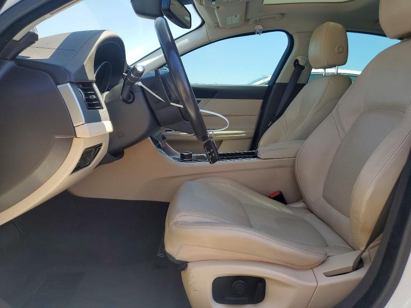 2017 Jaguar Xf VIN SAJBK4BV6HCY28598 COPART salvage auction — MINOR DENT/SCRATCHES, CA - DIS/DLR/EXP ONLY CLEAN TITLE, sold $1,350 on 2026-07-27 (photo 7)