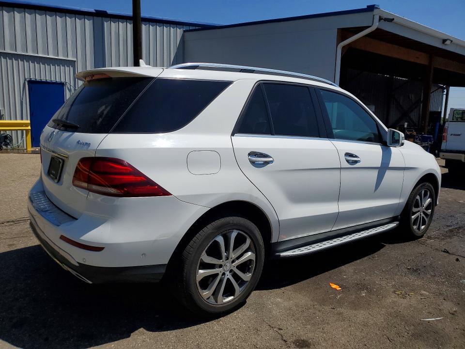 2016 Mercedes-benz Gle VIN 4JGDA5HB9GA757044 COPART salvage auction — MINOR DENT/SCRATCHES, Co - Dis/Dlr/Exp Only Clean Title (P), sold $675 on 2026-07-18 (photo 3)