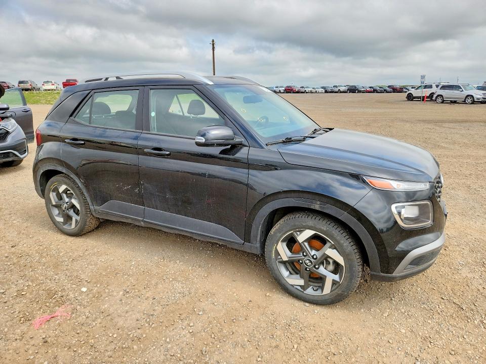 2021 Hyundai Venue VIN KMHRC8A39MU108908 COPART salvage auction — SIDE, AB - BOS - ACTIVE, sold $5,300 on 2026-07-28 (photo 4)