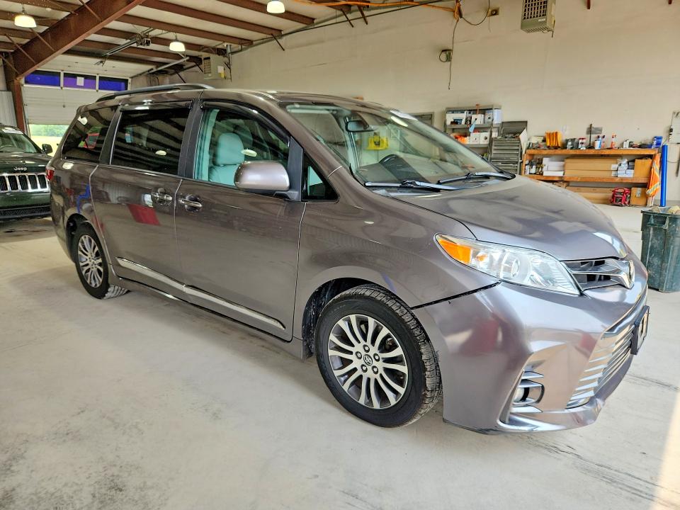 2018 Toyota Sienna VIN 5TDYZ3DC2JS944783 COPART salvage auction — FRONT END, MD - CERTIFICATE OF TITLE, sold $5,200 on 2026-07-24 (photo 4)