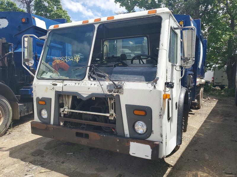 2009 Mack 600 VIN 1M2AU02C99M003142 COPART salvage auction — FRONT END, FL - CERTIFICATE OF DESTRUCTION, sold $1,300 on 2026-09-10 (photo 2)