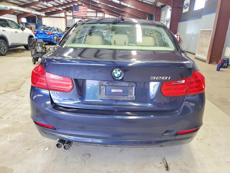 2014 BMW 3er VIN WBA3A5G51ENP27146 COPART salvage auction — MINOR DENT/SCRATCHES, Fl - Certificate Of Title (P), sold $1,900 on 2026-07-09 (photo 6)
