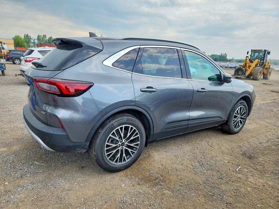 2025 Ford Escape VIN 1FMCU0E16SUA63498 COPART salvage auction — SIDE, ON - PERMIT NO BRAND - UNFIT, sold $14,900 on 2026-07-28 (photo 3)