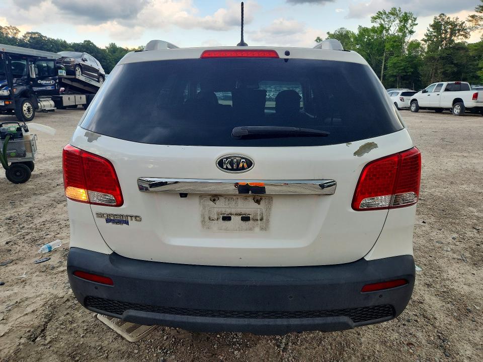 2011 Kia Sorento VIN 5XYKT3A13BG150173 COPART salvage auction — MINOR DENT/SCRATCHES, NC - DEALER ONLY CLEAN TITLE, sold $1,400 on 2026-07-17 (photo 6)