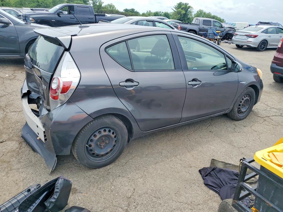 2013 Toyota Prius c VIN JTDKDTB32D1545137 COPART salvage auction — REAR END, PA - CERTIFICATE OF SALVAGE, sold $175 on 2026-07-21 (photo 3)