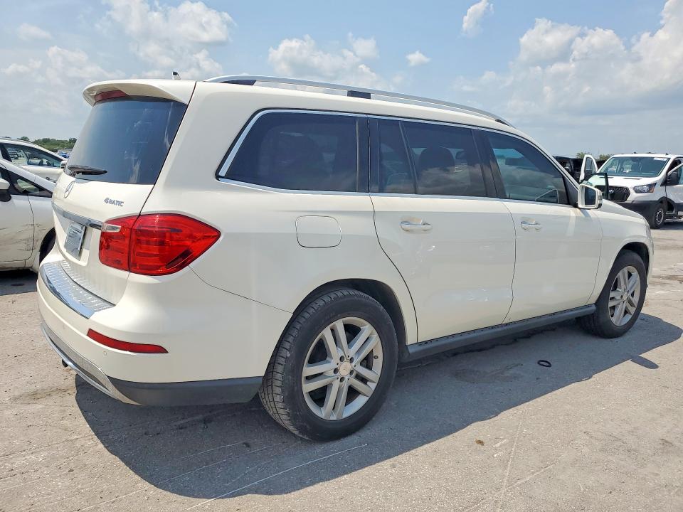 2013 Mercedes-benz Gl-class VIN 4JGDF7CE2DA264137 COPART salvage auction — MINOR DENT/SCRATCHES, TN - CERTIFICATE OF TITLE (P), sold $725 on 2026-09-14 (photo 3)