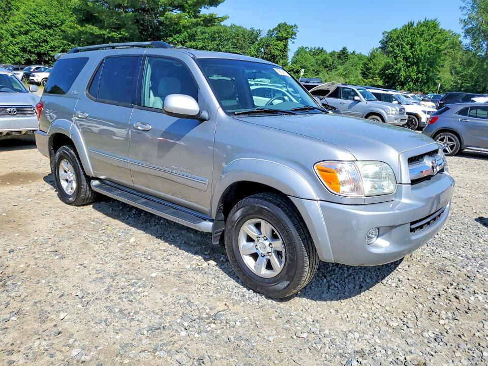 2005 Toyota Sequoia VIN 5TDBT44A45S242921 COPART salvage auction — MINOR DENT/SCRATCHES, MA - CERTIFICATE OF TITLE (P), sold $675 on 2026-07-09 (photo 4)