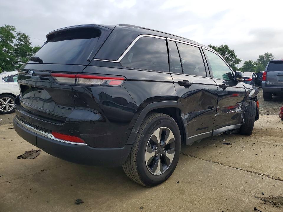 2024 Jeep Cherokee VIN 1C4RJYB69RC120301 COPART salvage auction — FRONT END, Nj - Certificate Of Title (P), sold $11,600 on 2026-07-29 (photo 3)