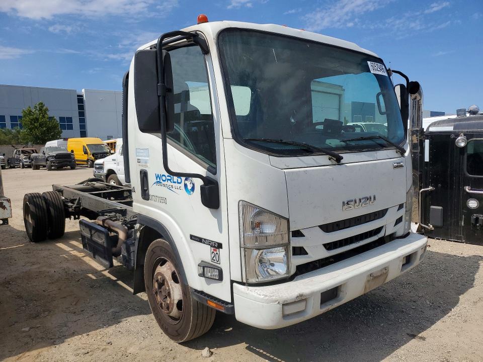 2019 Isuzu Npr VIN JALE5W16XK7302403 COPART salvage auction — MINOR DENT/SCRATCHES, Ca - Dis/Dlr/Exp Only Clean Title, sold $200 on 2026-07-27 (photo 4)