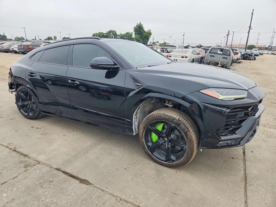 2019 Lamborghini Urus VIN ZPBUA1ZL6KLA04680 COPART salvage auction — REAR END, Tx - Salvage Title-Flood Damage, sold $87,500 on 2026-07-29 (photo 4)