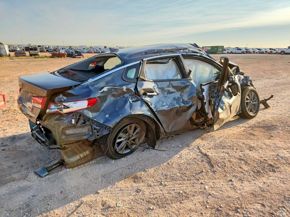 2020 Kia Optima VIN 5XXGT4L3XLG402212 COPART salvage auction — ALL OVER, TX - SALVAGE VEHICLE TITLE, sold $100 on 2026-07-29 (photo 3)