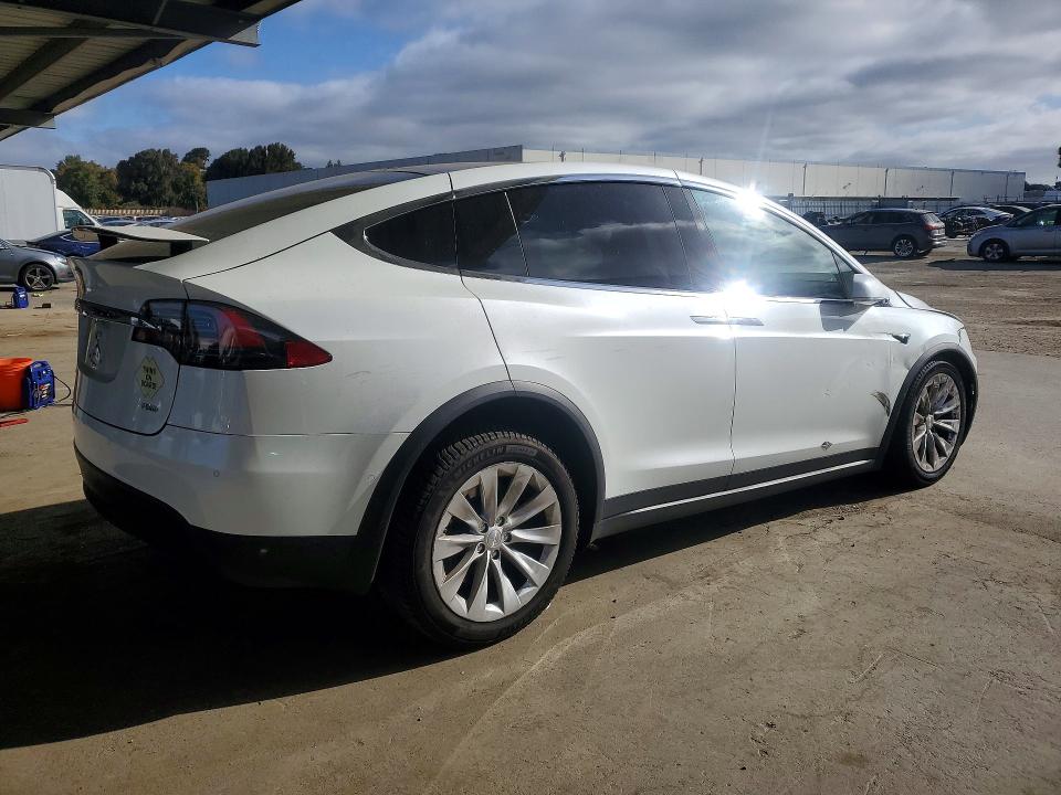 2018 Tesla Model x VIN 5YJXCBE28JF141476 COPART salvage auction — FRONT END, CA - SALVAGE CERTIFICATE, sold $4,600 on 2026-07-21 (photo 3)