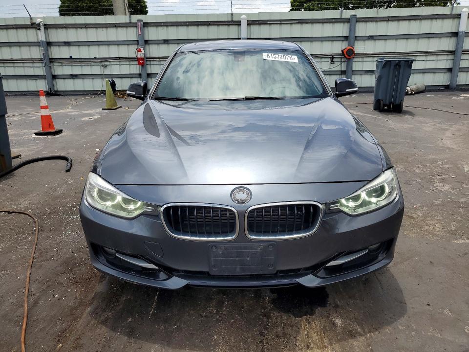 2013 BMW 3er VIN WBA3B3C58DJ898778 COPART salvage auction — REAR END, On - Permit Salvage, sold $675 on 2026-08-19 (photo 5)