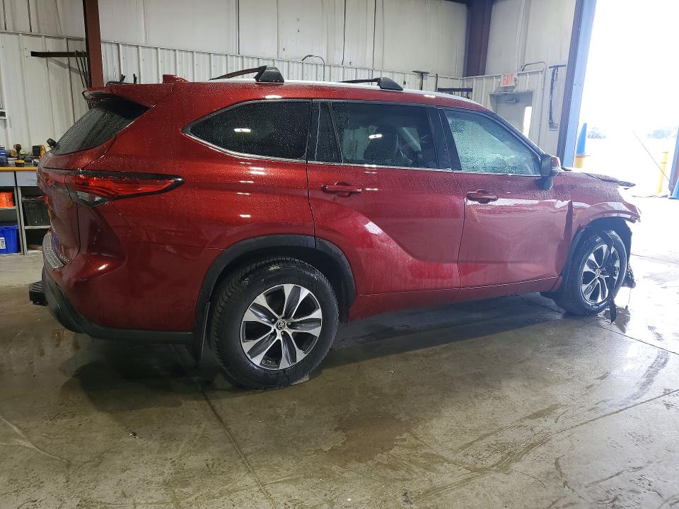 2022 Toyota Highlander VIN 5TDGZRBH6NS224048 COPART salvage auction — FRONT END, Salvage Title, sold $14,600 on 2026-08-24 (photo 3)