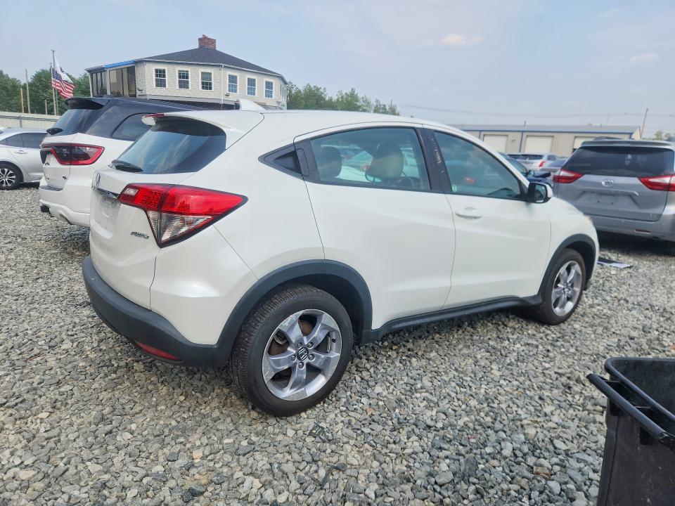 2020 Honda Hr-v VIN 3CZRU6H30LM711710 COPART salvage auction — MINOR DENT/SCRATCHES, MA - CERTIFICATE OF TITLE (P), sold $7,300 on 2026-08-21 (photo 3)