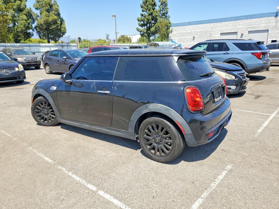2015 Mini Cooper VIN WMWXP7C57FT740367 COPART salvage auction — UNDERCARRIAGE, Ca - Dis/Dlr/Exp Only Clean Title, sold $500 on 2026-08-04 (photo 2)