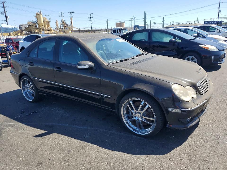 2004 Mercedes-benz C-klasse VIN WDBRF40J34A556016 COPART salvage auction — MINOR DENT/SCRATCHES, Ca - Dis/Dlr/Exp Only Clean Title, sold $625 on 2026-07-29 (photo 4)