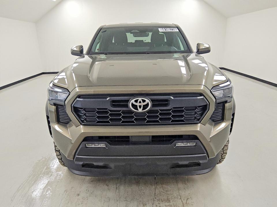 2025 Toyota Tacoma VIN 3TYLC5LN1ST033134 COPART salvage auction — MINOR DENT/SCRATCHES, AL - CERTIFICATE OF TITLE, sold $29,750 on 2026-07-21 (photo 5)