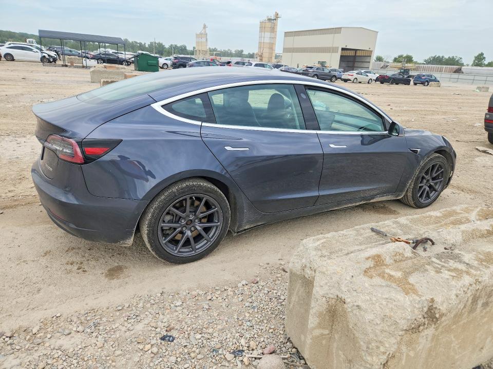 2020 Tesla Model 3 VIN 5YJ3E1EC7LF586225 COPART salvage auction — REAR END, Mo - Dealer Only Clean Title, sold $5,600 on 2026-07-30 (photo 3)