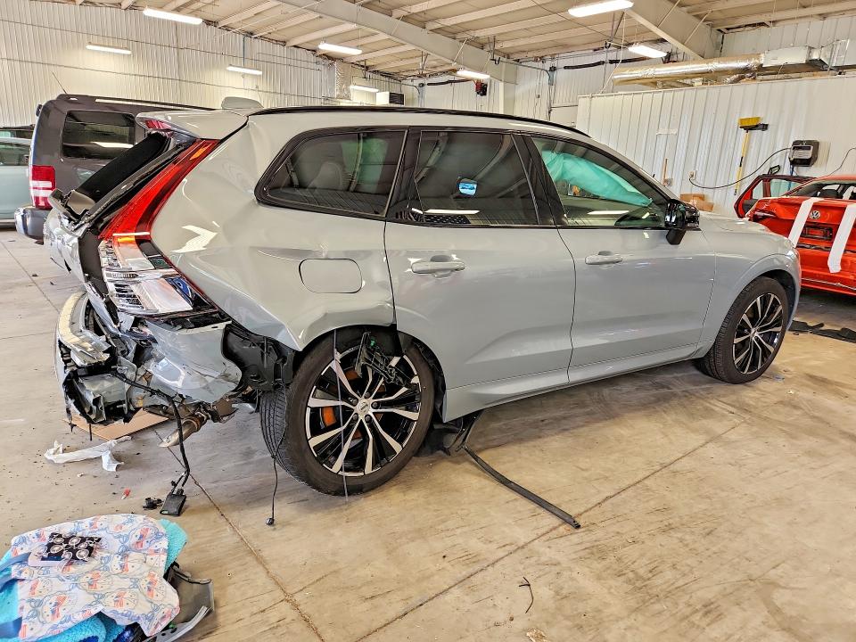2025 Volvo Xc60 VIN YV4M12RC9S1112569 COPART salvage auction — REAR END, Mn - Cert Of Title-Salvage, sold $11,600 on 2026-08-11 (photo 3)