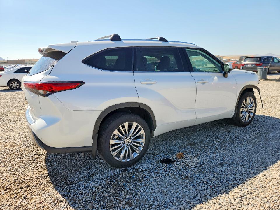 2023 Toyota Highlander VIN 5TDKDRAH3PS509514 COPART salvage auction — FRONT END, Ut - Salvage Certificate, sold $26,250 on 2026-08-21 (photo 3)