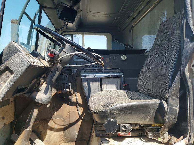 2003 Mack All other VIN 1M2K195C53M021917 COPART salvage auction — MINOR DENT/SCRATCHES, CD, sold $150 on 2026-09-09 (photo 7)