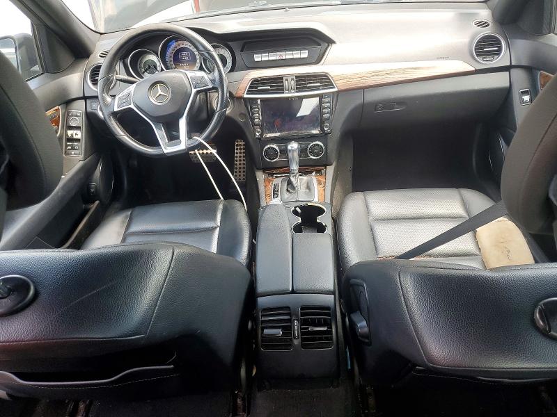 2012 Mercedes-benz C-klasse VIN WDDGF5HB6CR218904 COPART salvage auction — FRONT END, Ky - Red Rebuilt Flood, sold $850 on 2026-08-13 (photo 8)