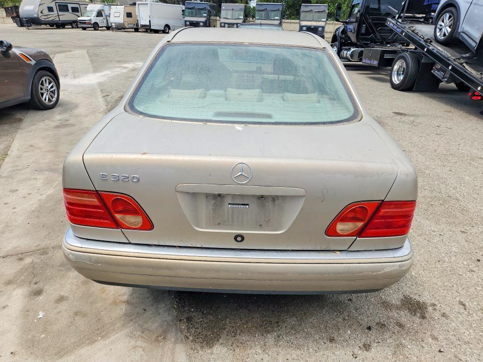 1999 Mercedes-benz E-class VIN WDBJF65H3XA900947 COPART salvage auction — MINOR DENT/SCRATCHES, Ca - Dis/Dlr/Exp Only Clean Title, sold $275 on 2026-07-17 (photo 6)