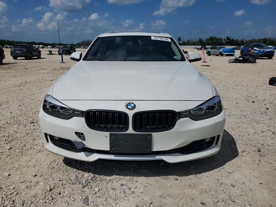 2013 BMW VIN WBA3B5C58DF593943 COPART salvage auction — MINOR DENT/SCRATCHES, Tx - Certificate Of Title (P), sold $3,250 on 2026-07-27 (photo 5)