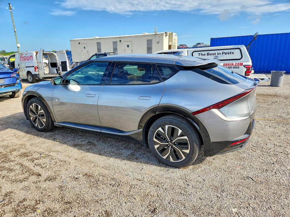 2023 Kia Ev6 VIN KNDC34LA5P5604642 COPART salvage auction — UNDERCARRIAGE, FL - CERTIFICATE OF TITLE, sold $8,700 on 2026-07-15 (photo 2)