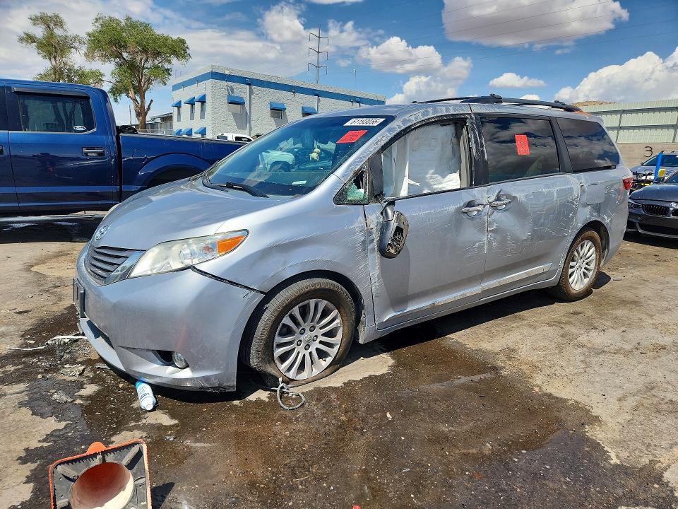 2015 Toyota Sienna VIN 5TDYK3DC0FS601577 COPART salvage auction — SIDE, Nm - Cert Of Title-Salvage, sold $1,750 on 2026-07-30 (photo 1)