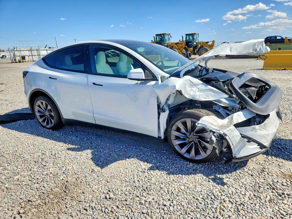 2026 Tesla Model y VIN 7SAYGDEE8TF576695 COPART salvage auction — FRONT END, Co - Public - Salvage Title, sold $22,400 on 2026-08-04 (photo 4)