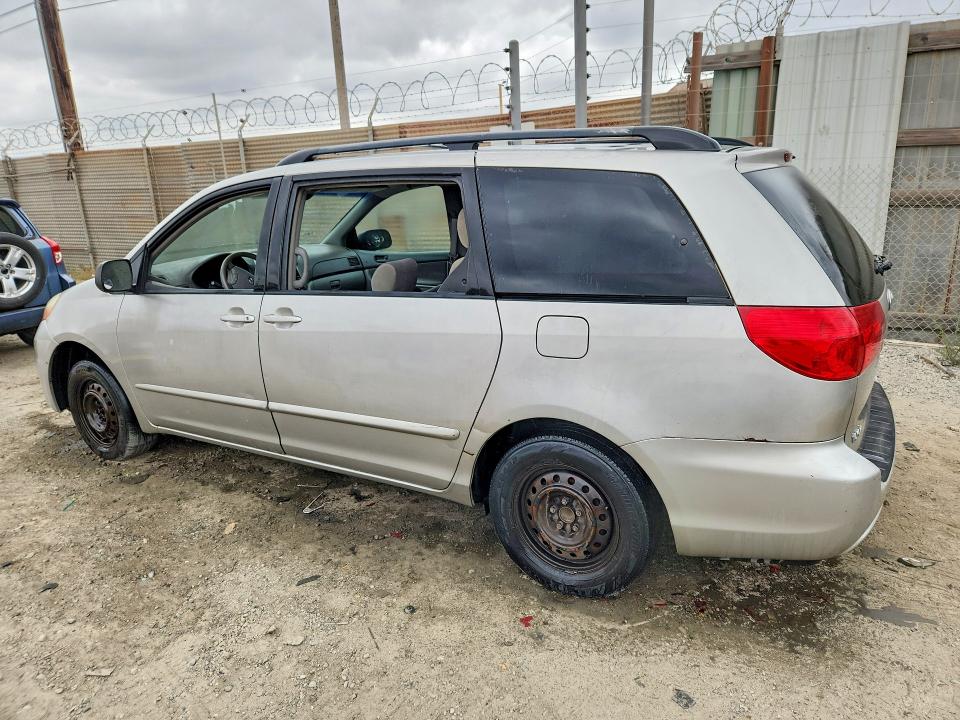 2006 Toyota Sienna VIN 5TDZA23CX6S467213 COPART salvage auction — MINOR DENT/SCRATCHES, CA - DIS/DLR/EXP ONLY CLEAN TITLE (P), sold $650 on 2026-07-27 (photo 2)
