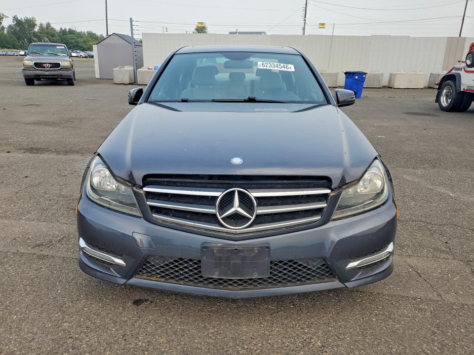 2014 Mercedes-benz C-klasse VIN WDDGF8AB9ER318901 COPART salvage auction — MECHANICAL, Or - Certificate Of Title, sold $550 on 2026-07-29 (photo 5)