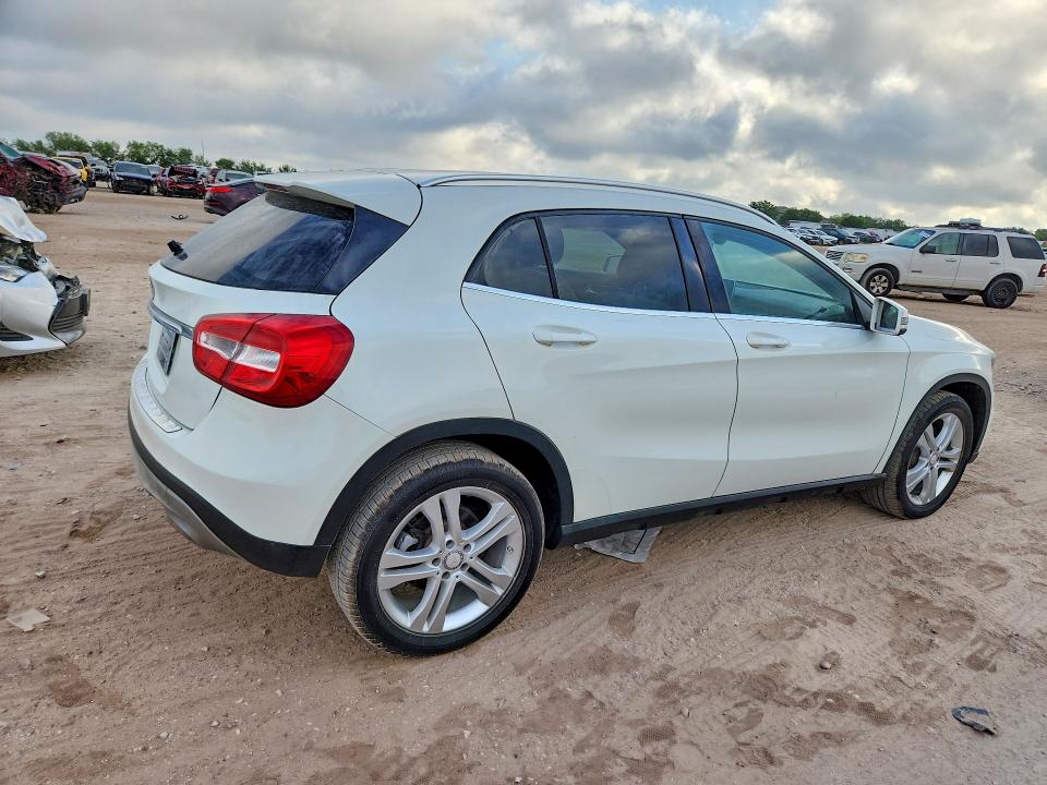 2017 Mercedes-benz VIN WDCTG4EB9HJ336062 COPART salvage auction — MINOR DENT/SCRATCHES, TX - CERTIFICATE OF TITLE (P), sold $2,300 on 2026-07-27 (photo 3)