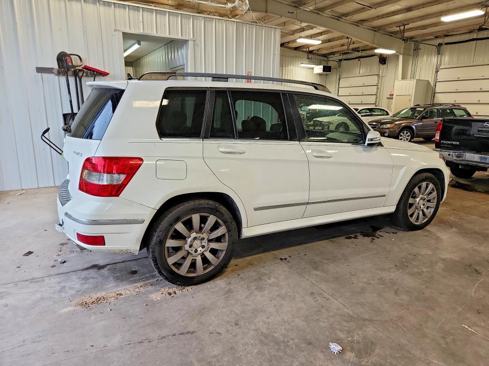 2011 Mercedes-benz Glk-klasse VIN WDCGG8HB5BF602210 COPART salvage auction — REAR END, Mn - Cert Of Title-Prior Salvage, sold $1,200 on 2026-08-11 (photo 3)