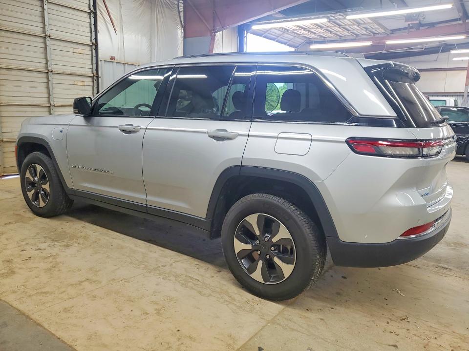2024 Jeep Cherokee VIN 1C4RJYB64RC721339 COPART salvage auction — MINOR DENT/SCRATCHES, Ga - Dealer Only Clean Title (P), sold $17,500 on 2026-07-29 (photo 2)