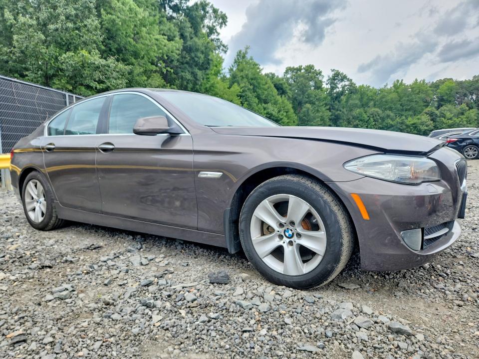 2011 BMW 5er VIN WBAFR1C50BC749120 COPART salvage auction — MINOR DENT/SCRATCHES, MD - CERTIFICATE OF TITLE, sold $275 on 2026-07-24 (photo 4)