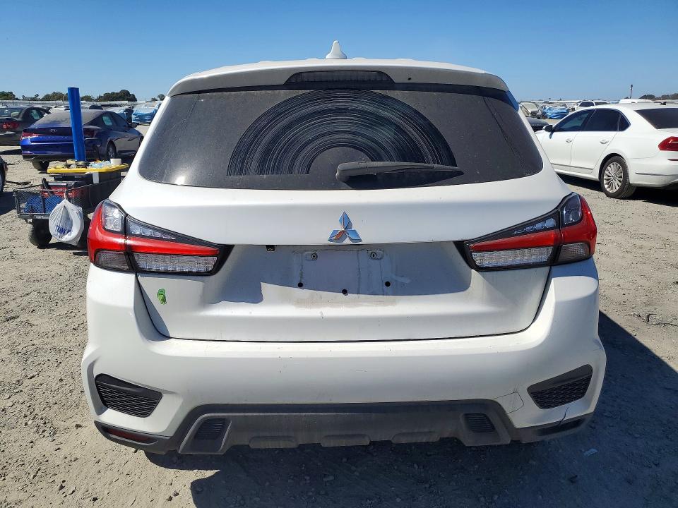 2021 Mitsubishi Outlander VIN JA4APUAU3MU006070 COPART salvage auction — MINOR DENT/SCRATCHES, Ca - Dis/Dlr/Exp Only Clean Title, sold $3,600 on 2026-07-21 (photo 6)