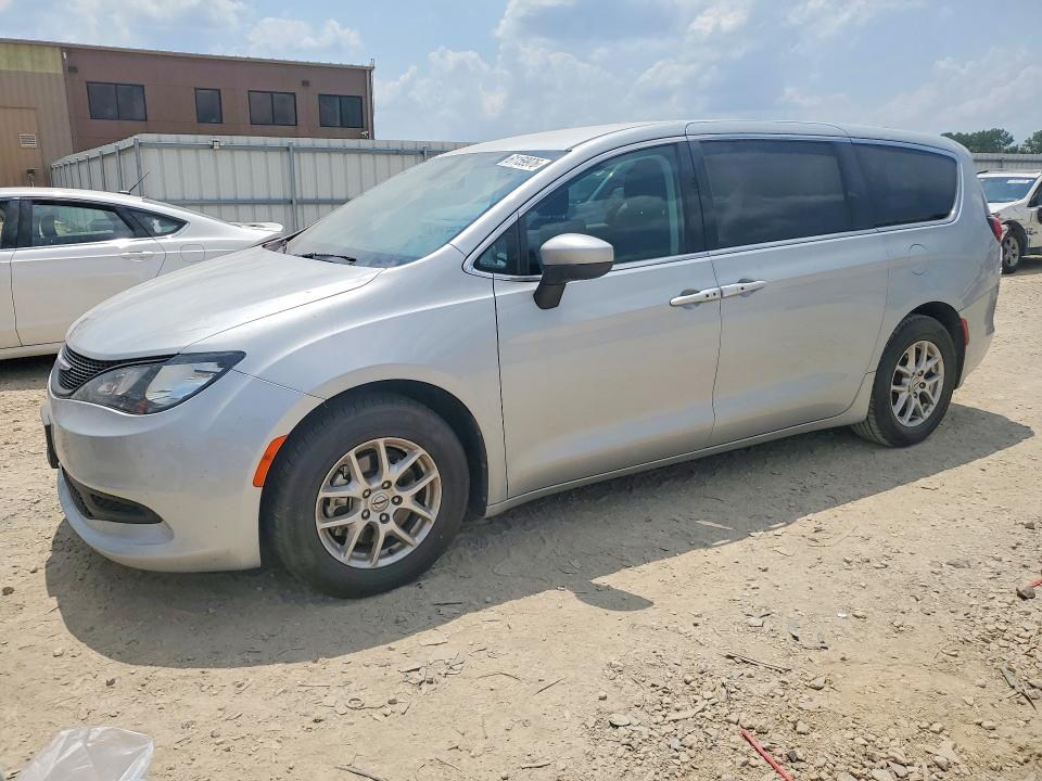 2022 Chrysler Voyager VIN 2C4RC1CG3NR215821 — COPART salvage auction photo
