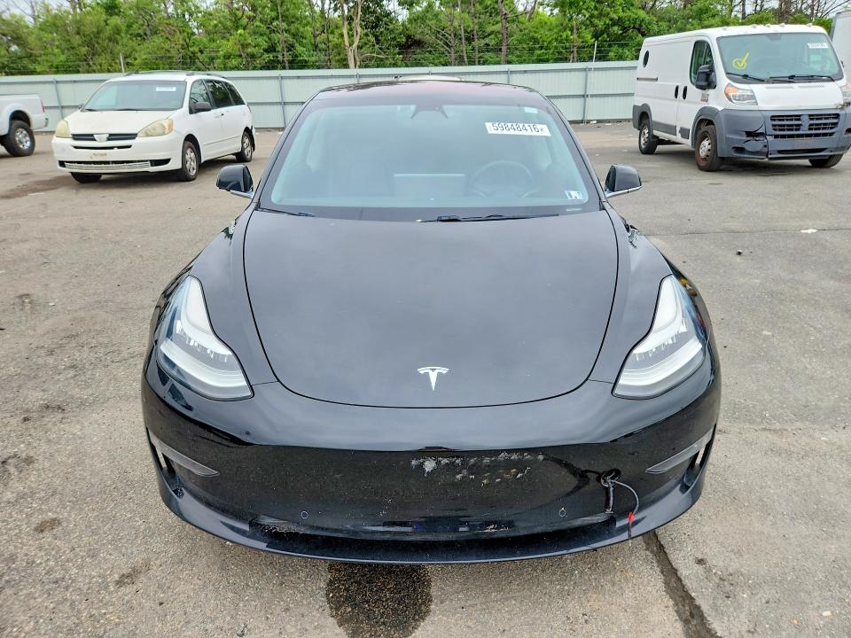 2018 Tesla VIN 5YJ3E1EB5JF182179 COPART salvage auction — MINOR DENT/SCRATCHES, Salvage Title, sold $5,400 on 2026-07-13 (photo 5)