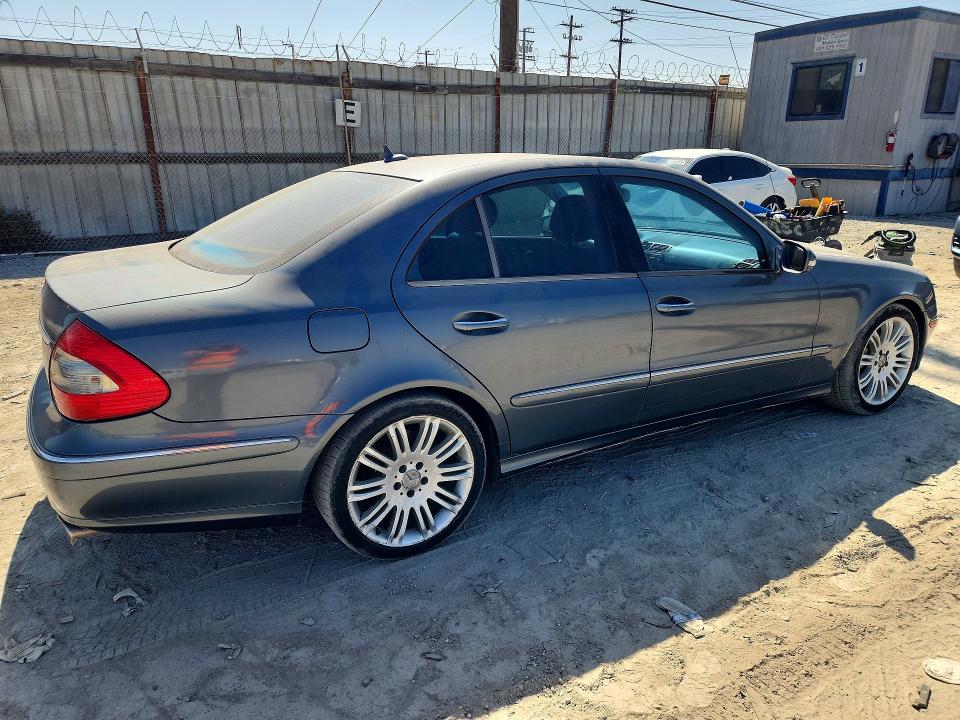 2007 Mercedes-benz E-class VIN WDBUF56X17B134238 COPART salvage auction — MINOR DENT/SCRATCHES, Ca - Dis/Dlr/Exp Only Clean Title, sold $600 on 2026-08-17 (photo 3)