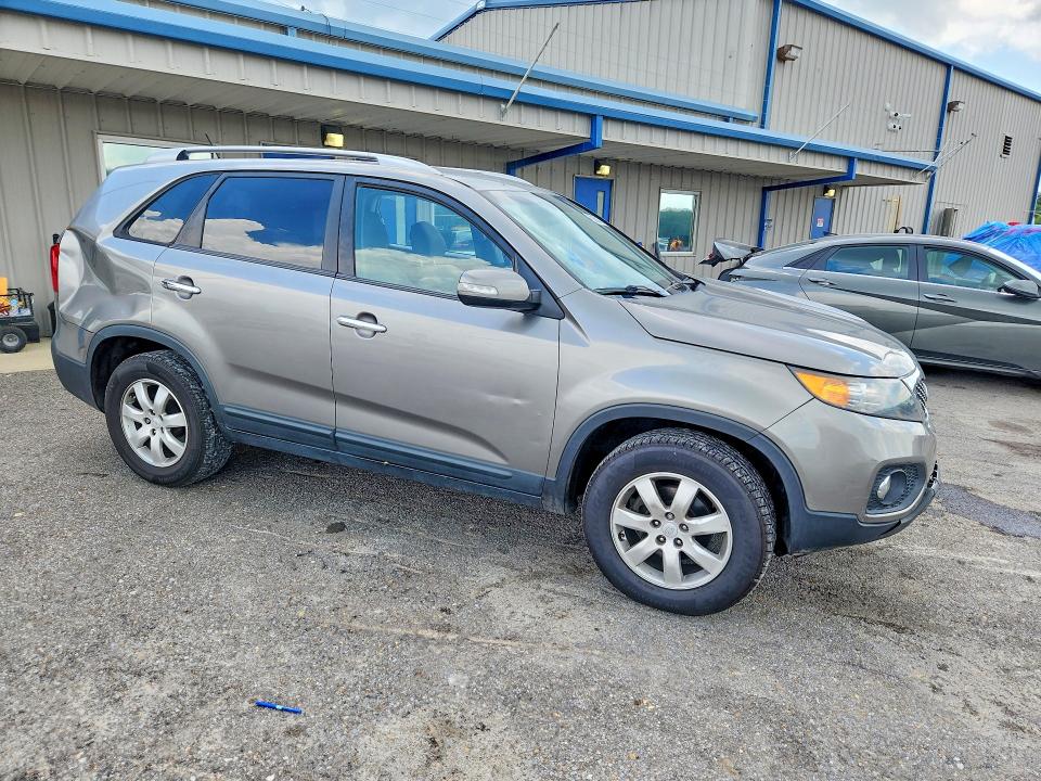 2011 Kia Sorento VIN 5XYKT4A12BG149070 COPART salvage auction — REAR END, Tn - Certificate Of Title, sold $975 on 2026-07-14 (photo 4)