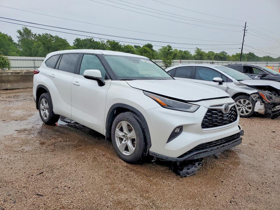 2025 Toyota Highlander VIN 5TDKDRBH7SS588158 COPART salvage auction — FRONT END, CA - CERTIFICATE OF TITLE, sold $4,600 on 2026-07-29 (photo 4)