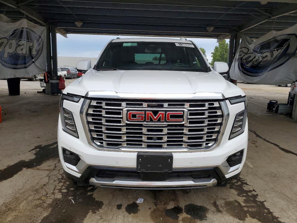 2025 Gmc Yukon xl VIN 1GKS2JRL4SR344875 COPART salvage auction — MINOR DENT/SCRATCHES, CA - CERTIFICATE OF TITLE, sold $30,500 on 2026-07-27 (photo 5)